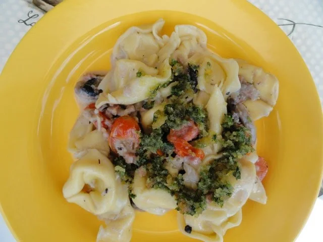 Rezept: TORTELLINI Pfanne mit Petersilien-Zitrone-Brösel Bild Nr. 4 TORTELLINI Pfanne mit Petersilien-Zitrone-Brösel - Rezept - Bild Nr. 4