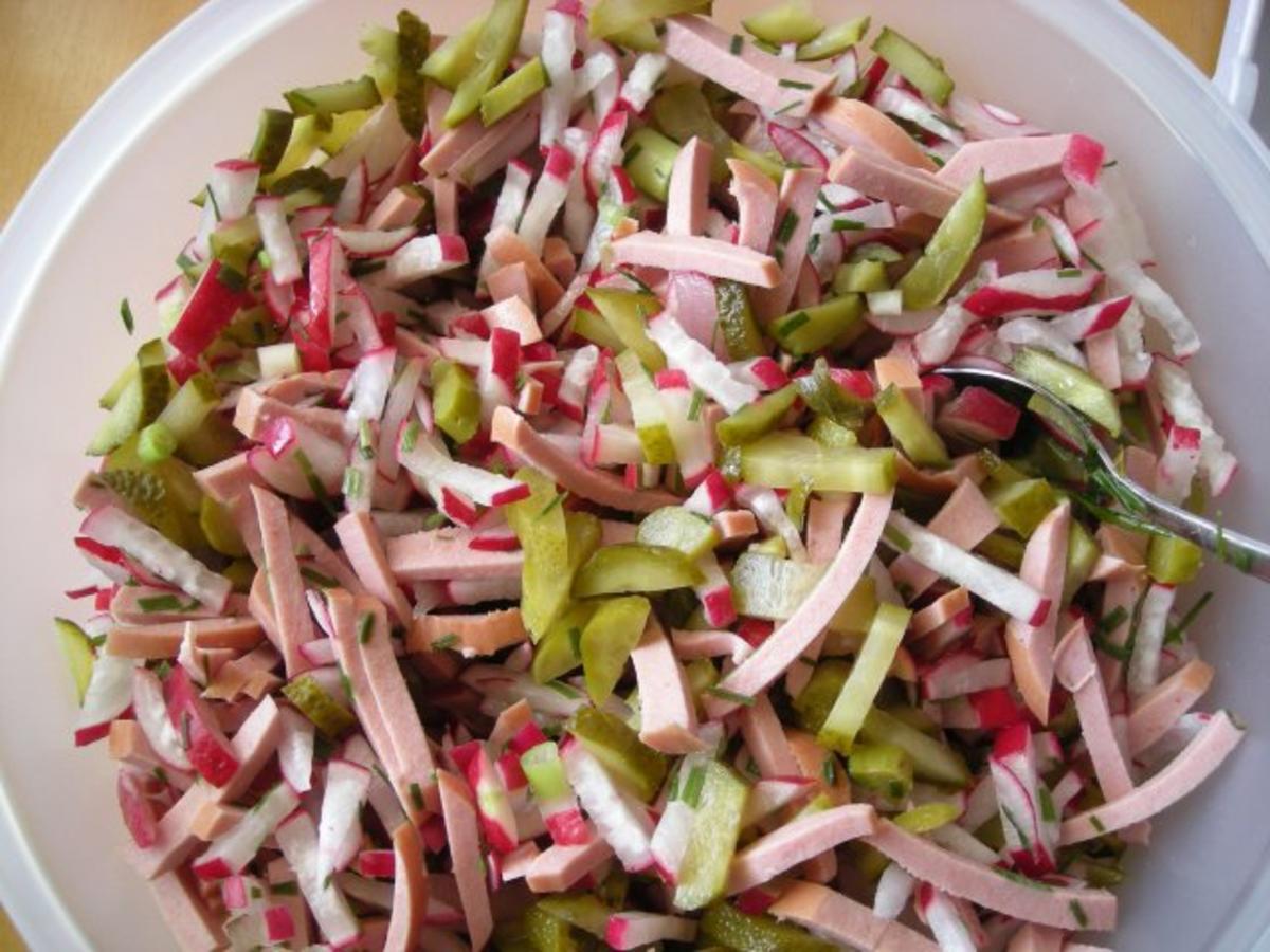 Wurstsalat mit Radieschen - Rezept