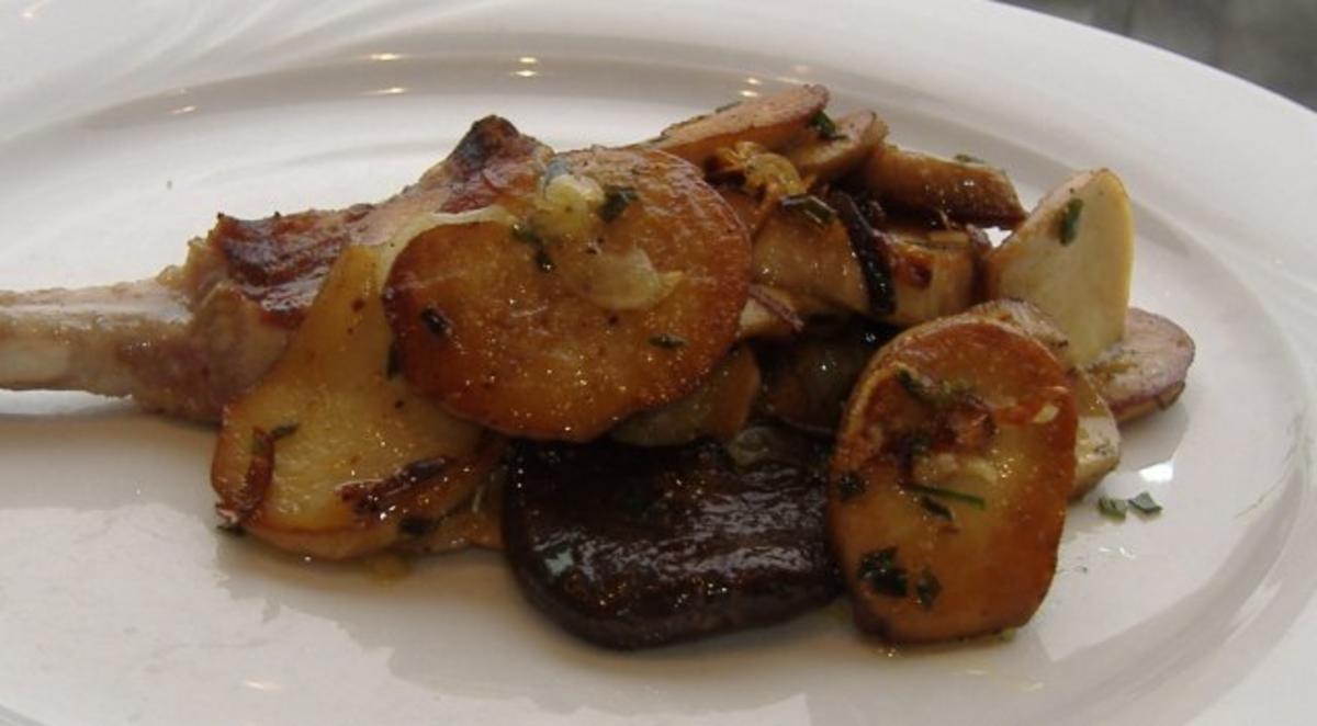 Kotelett vom Iberico Schwein mit gebratenen Pilzen - Rezept - Bild Nr. 2