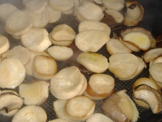 Rezept: Kotelett vom Iberico Schwein mit gebratenen Pilzen Bild Nr. 4 Kotelett vom Iberico Schwein mit gebratenen Pilzen - Rezept - Bild Nr. 4