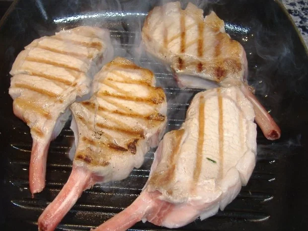 Rezept: Kotelett vom Iberico Schwein mit gebratenen Pilzen Bild Nr. 6 Kotelett vom Iberico Schwein mit gebratenen Pilzen - Rezept - Bild Nr. 6