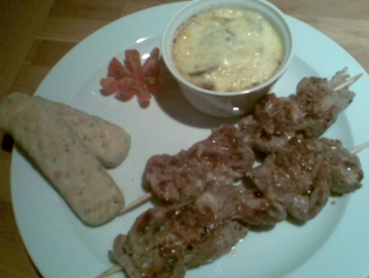 Grillspiess vom Schweinenacken/-kamm mit Champgnions a la Creme ...
