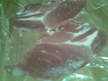 Grillspiess vom Schweinenacken/-kamm mit Champgnions a la Creme gratiniert - Rezept