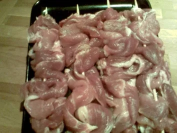 Grillspiess vom Schweinenacken/-kamm mit Champgnions a la Creme gratiniert - Rezept