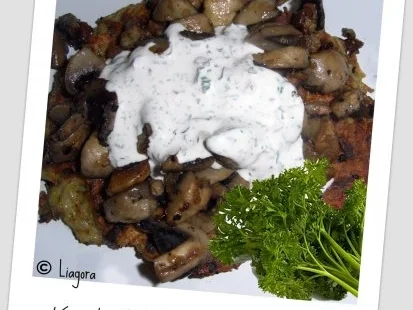 Rezept: Kartoffelrösti mit gebratenen Pilzen und Creme Fraiche Dip Kartoffelrösti mit gebratenen Pilzen und Creme Fraiche Dip - Rezept