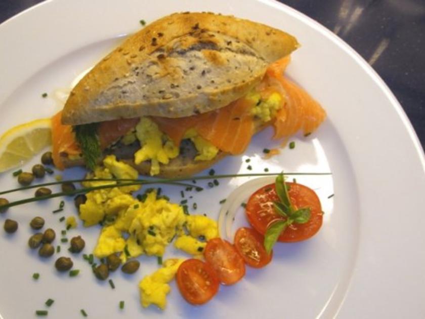 Sandwiches mit Rührei und Räucherlachs - schnell &amp; einfach - von m11topf