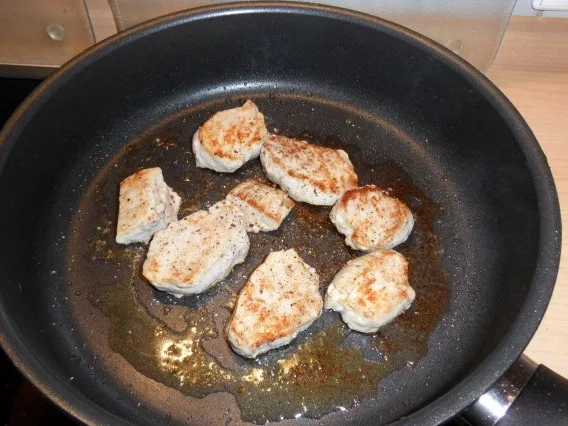 Rezept: Schweinefilet mit Champignons Bild Nr. 4 Schweinefilet mit Champignons - Rezept - Bild Nr. 4