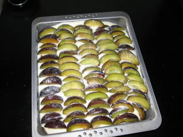 Pflaumenkuchen mit Vanillepudding und Streusel (1/2 Backblech) - Rezept