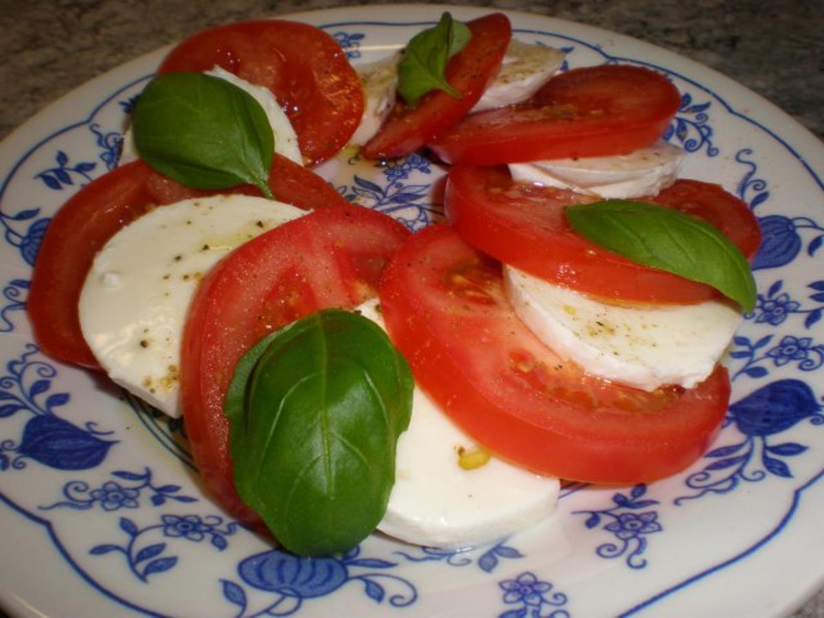 Mozzarella mit Tomaten - Rezept