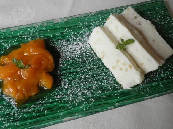 Limetten - Parfait an Aprikosen - Rezept