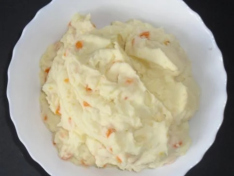 Rezept: "Murrestampes" Kartoffelpüree mit Möhren "Murrestampes" Kartoffelpüree mit Möhren - Rezept