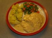 Minutensteaks in saurer Zwiebelsahnesosse Buttergemüse und Salzkartoffeln - Rezept
