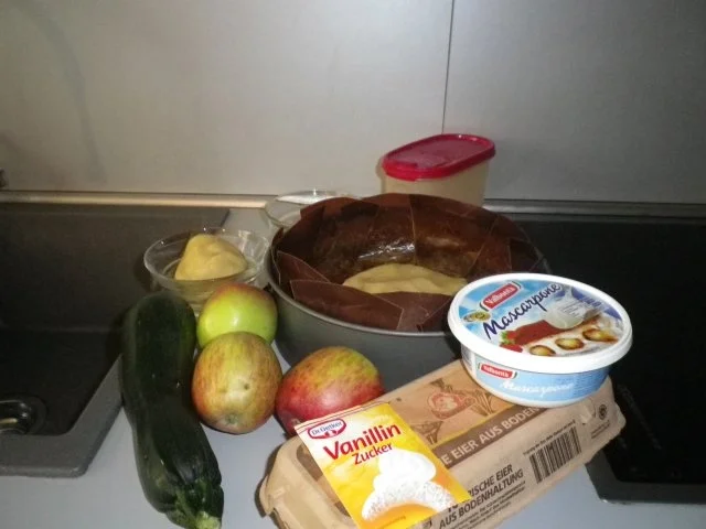 Rezept: Zucchini - Apfel - Kuchen mit Mascarponecereme Bild Nr. 4 Zucchini - Apfel - Kuchen mit Mascarponecereme - Rezept - Bild Nr. 4