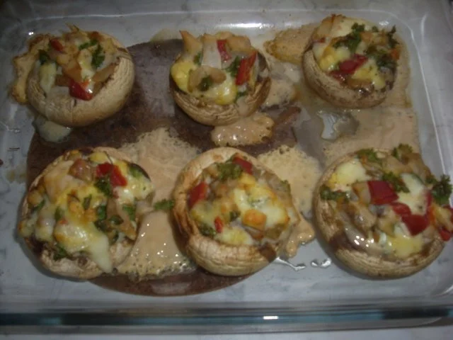 Champignons mit Hühnerfleisch und mehr - Rezept