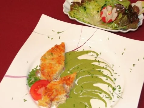 Bauernauflauf mit Kräuterrahm, dazu Gärtnersalat mit Traubenkernöl-Dressing - Rezept