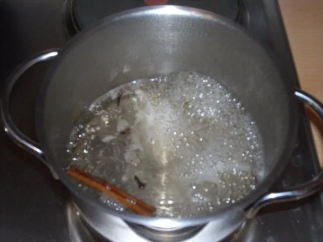 Rezept: Suppe: Rotweinsuppe Bild Nr. 2 Suppe: Rotweinsuppe - Rezept - Bild Nr. 2