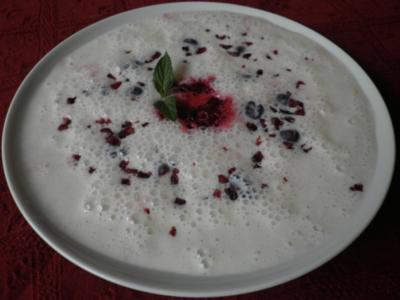 Rezept: Kaltes Sauerkirsch - Kefir - Süppchen Kaltes Sauerkirsch - Kefir - Süppchen - Rezept