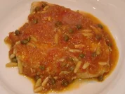 Schwertfisch mit Kapern-Pinien-Tomaten-Sauce - Rezept