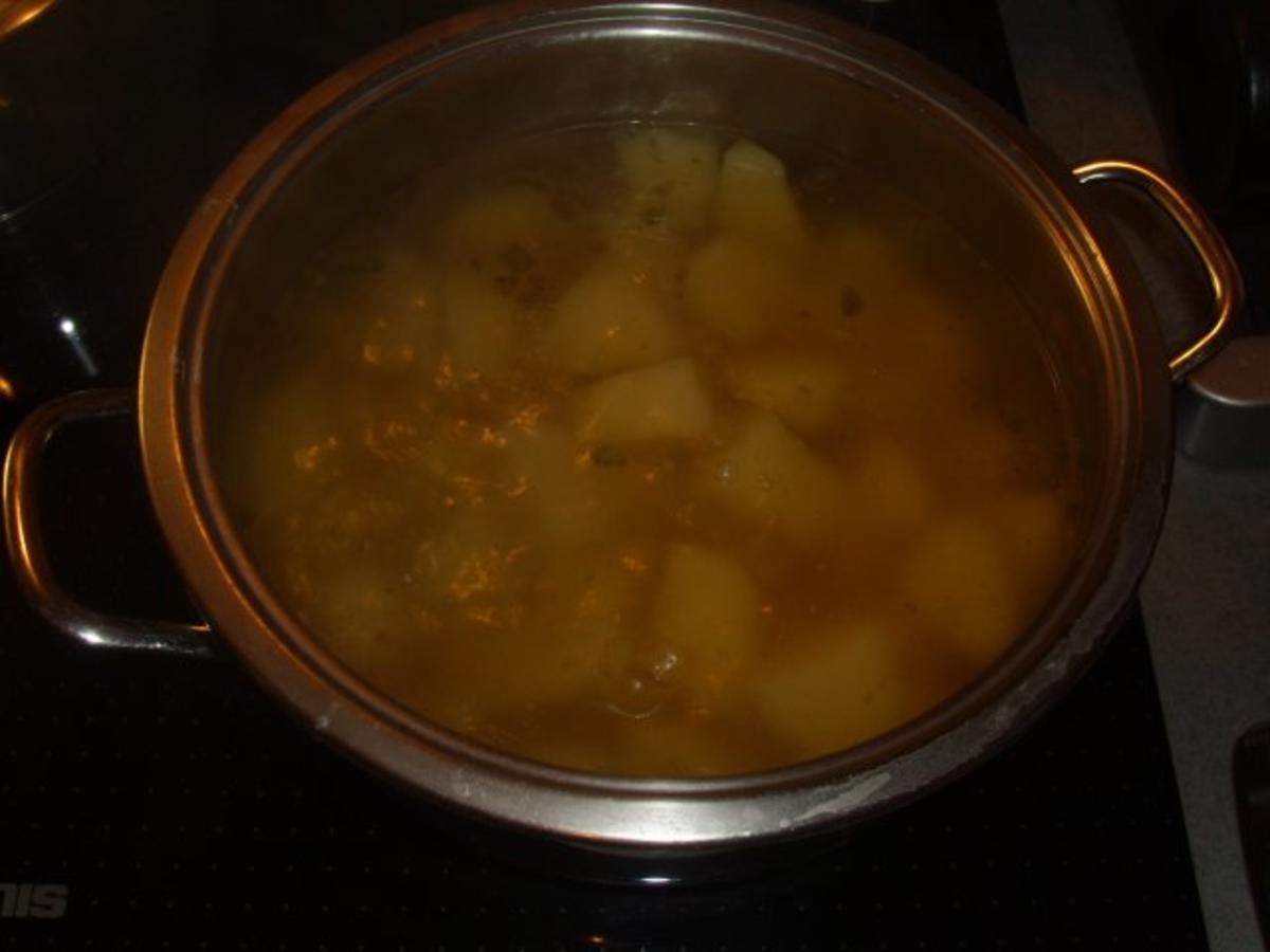 Scharfe weisse Bohnen mit Bratwurst und Kartoffelpürre - Rezept - Bild Nr. 3