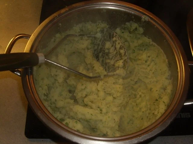 Scharfe weisse Bohnen mit Bratwurst und Kartoffelpürre - Rezept - Bild Nr. 4