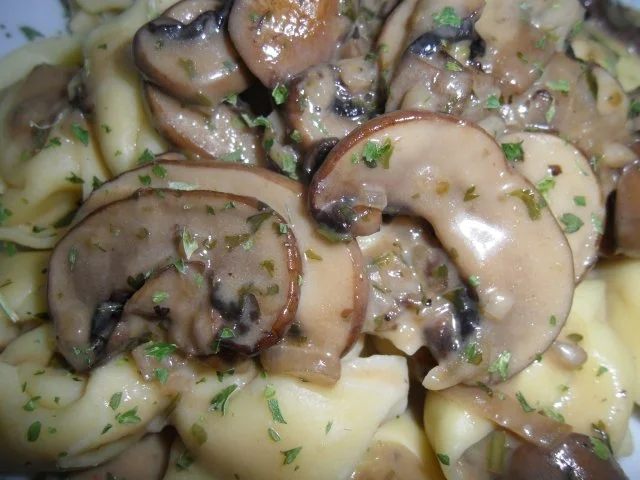 Rezept: Tortellini con funghi Bild Nr. 11 Tortellini con funghi - Rezept - Bild Nr. 11