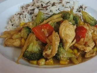 Rezept: Hähnchengeschnetzeltes mit Gemüse Hähnchengeschnetzeltes mit Gemüse - Rezept