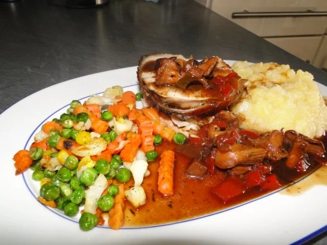 Rezept: Spanferkelbraten NT mit frischen Pfifferlingen und Spanferkelbraten NT mit frischen Pfifferlingen und - Rezept