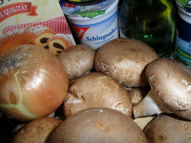 Rezept: Bayerisches Schwammerlgemüse mit Semmelknödeln Bild Nr. 2 Bayerisches Schwammerlgemüse mit Semmelknödeln - Rezept - Bild Nr. 2