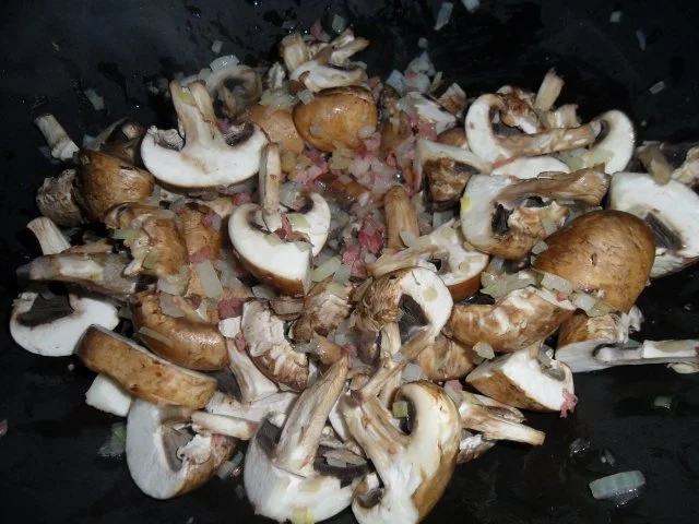 Rezept: Bayerisches Schwammerlgemüse mit Semmelknödeln Bild Nr. 7 Bayerisches Schwammerlgemüse mit Semmelknödeln - Rezept - Bild Nr. 7