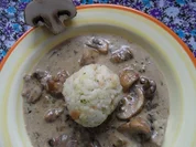 Bayerisches Schwammerlgemüse mit Semmelknödeln - Rezept