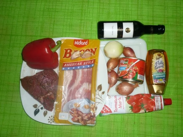 Pfeffersteak in Rotweinsoße an Rösti und scharfem rotem Paprikagemüse - Rezept - Bild Nr. 2