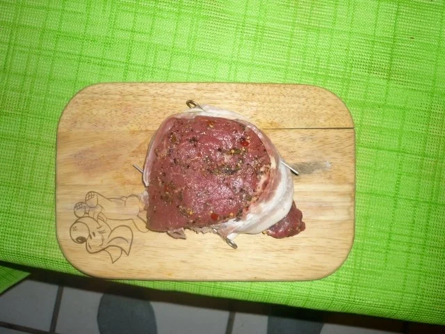 Pfeffersteak in Rotweinsoße an Rösti und scharfem rotem Paprikagemüse - Rezept - Bild Nr. 3