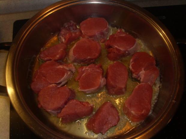 Schweinefilets in Sahnesosse Kohlrabigemüse und Kartoffelpürre - Rezept ...