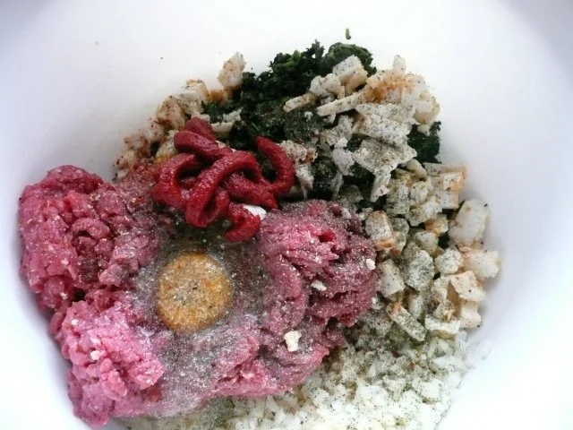 FLEISCH : Radicchiorouladen mit Hackfleisch-Spinat-Füllung - Rezept - Bild Nr. 2