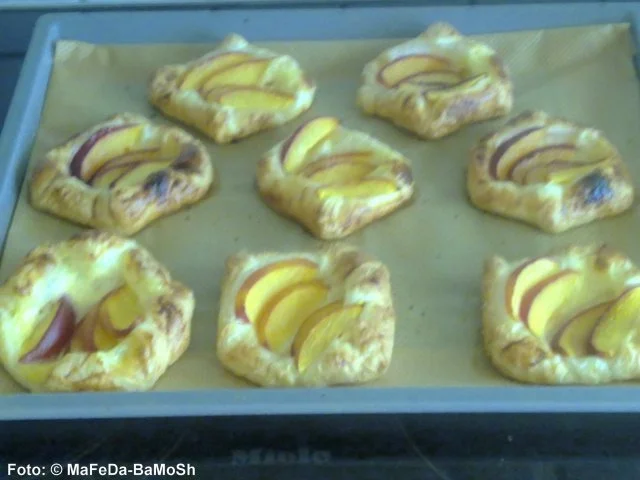 Nektarinen-Blätterteigteilchen - Rezept