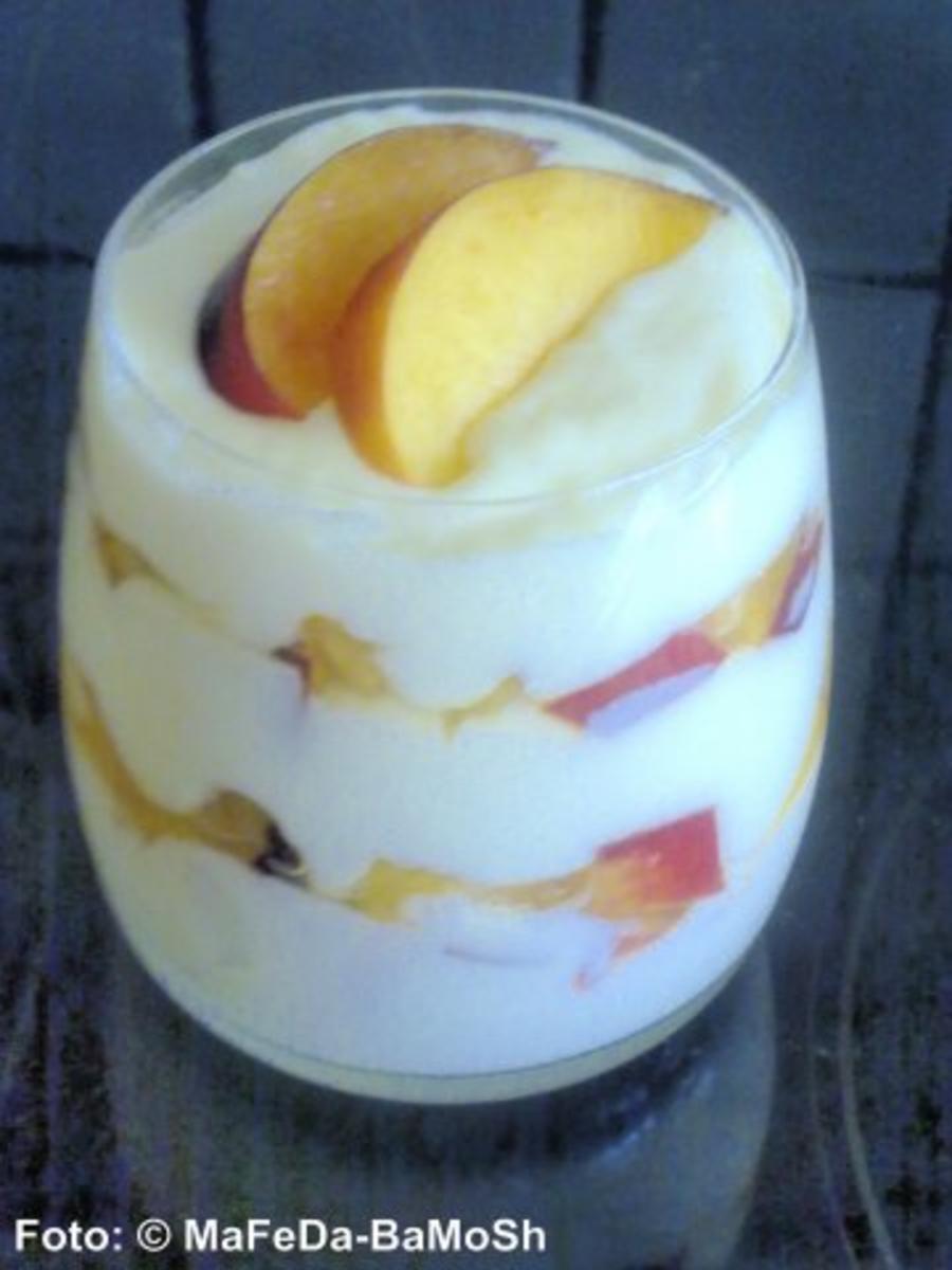 Nektarinen-Creme-Becher - Rezept