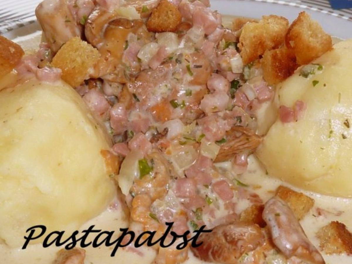 Pfifferlingsragout mit Kartoffelklößen - Rezept - kochbar.de