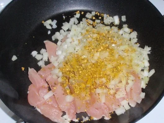 Rezept: Hähnchenbrustfilet mit Blattspinat und Spaghetti Bild Nr. 3 Hähnchenbrustfilet mit Blattspinat und Spaghetti - Rezept - Bild Nr. 3