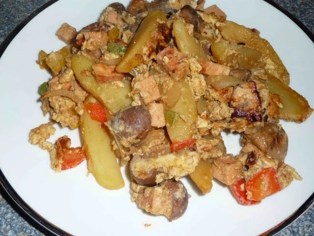 Rezept: Bunte Champignonpfanne mit Ei Bunte Champignonpfanne mit Ei - Rezept