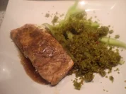 Glasierter Lachs mit Nußpesto - Rezept