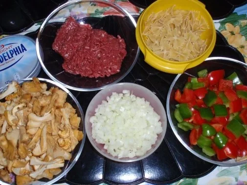 Rezept: Tatar-Pfifferling-Sauce mit Gemüsenudeln Bild Nr. 2 Tatar-Pfifferling-Sauce mit Gemüsenudeln - Rezept - Bild Nr. 2