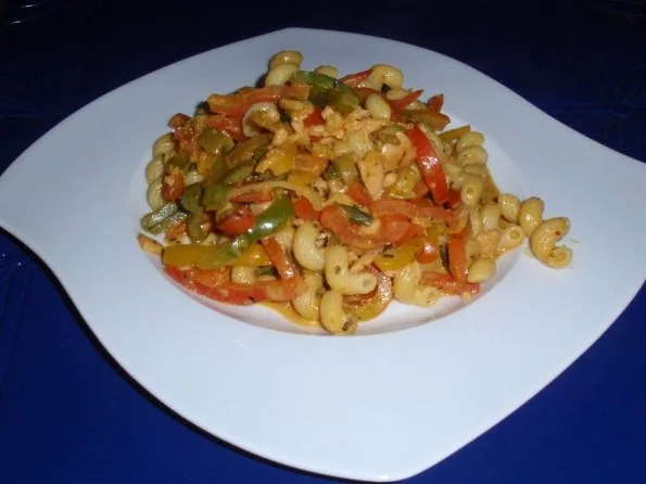 Rezept: Nudel-Paprika-Räucherlachs-Pfanne Bild Nr. 11 Nudel-Paprika-Räucherlachs-Pfanne - Rezept - Bild Nr. 11