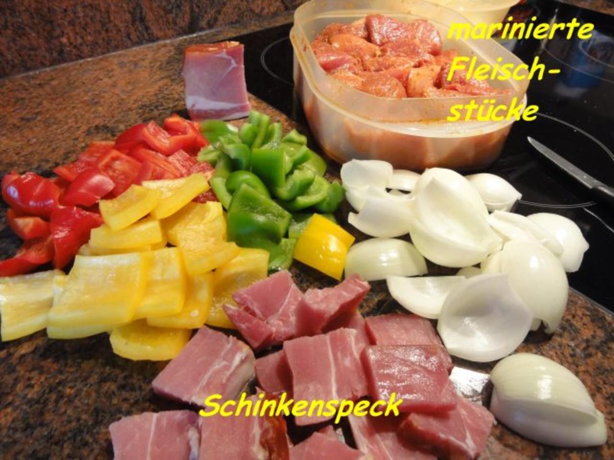 Fleisch:     SCHASCHLIKSPIESSE an Paprika-Tomaten-Sauce - Rezept - Bild Nr. 3