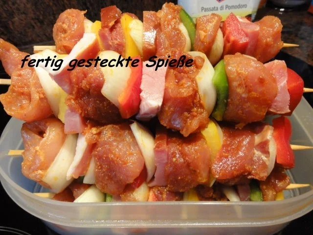 Rezept: Fleisch: SCHASCHLIKSPIESSE an Paprika-Tomaten-Sauce Bild Nr. 4 Fleisch: SCHASCHLIKSPIESSE an Paprika-Tomaten-Sauce - Rezept - Bild Nr. 4