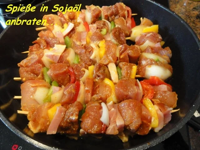 Rezept: Fleisch: SCHASCHLIKSPIESSE an Paprika-Tomaten-Sauce Bild Nr. 7 Fleisch: SCHASCHLIKSPIESSE an Paprika-Tomaten-Sauce - Rezept - Bild Nr. 7