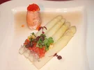 Spargelspitzen mit pochierter Lachsforelle, Forellenkaviar und Eiervinaigrette - Rezept