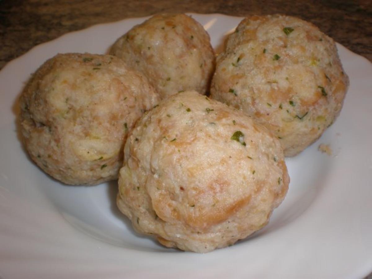 Semmelknödel - Rezept mit Bild - kochbar.de