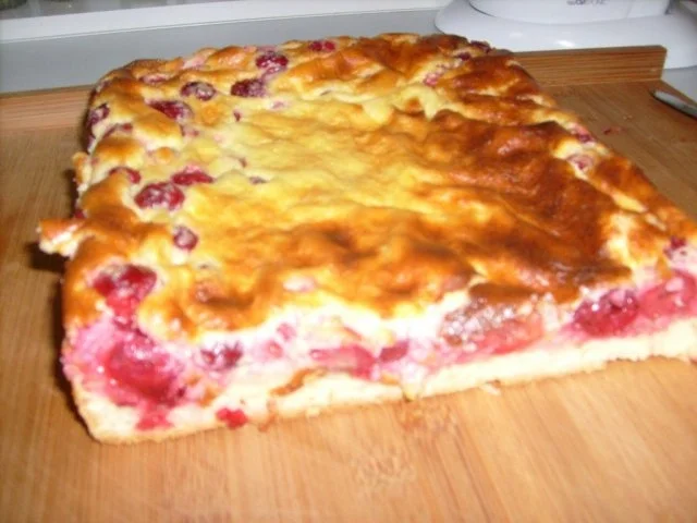 Obstkuchen mit Hefeteig - Rezept