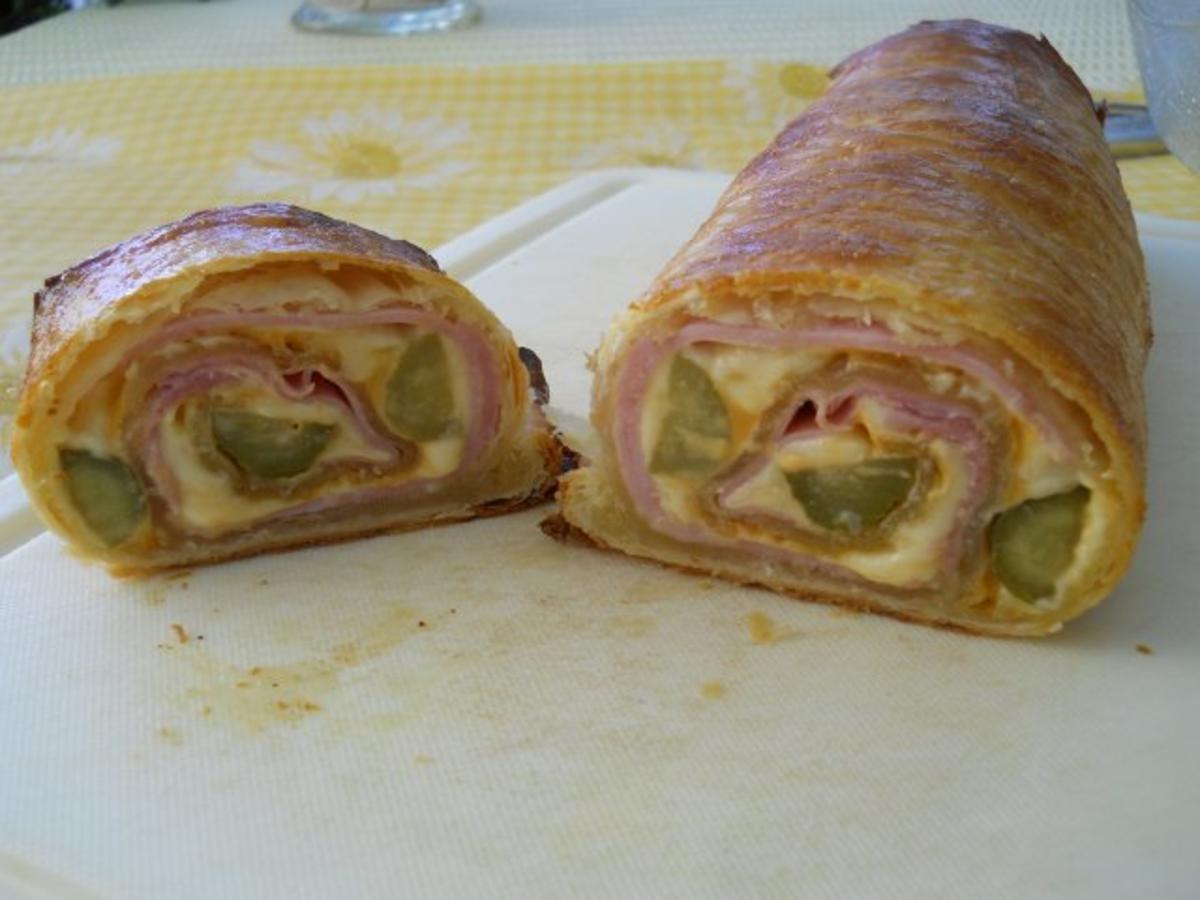 Bilder für Blätterteig-Schinken-Käse-Rolle - Rezept