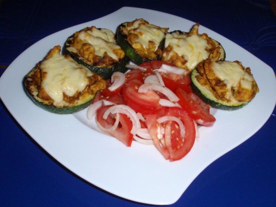Rondini-Putenstreifen mit Käse überbacken und Tomatensalat - Rezept ...